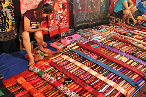 LP-Night-Market2 Traditional Lao weavings