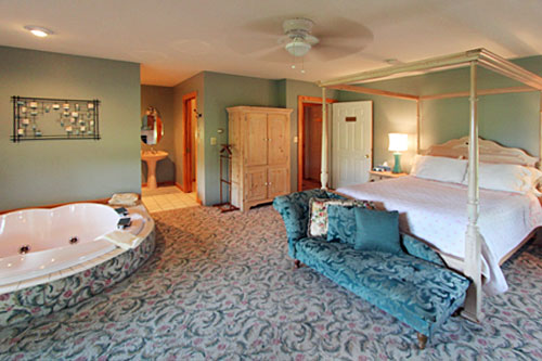 Point-au-Roche-Lodge1 Grand suite at Point au Roche Lodge, a fabulous B&B in Plattsburgh, NY